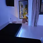 Apartmanhotel Elli Tropical Luxury Sunset-infinity Pool- Sea Side-near Center Parking 4*