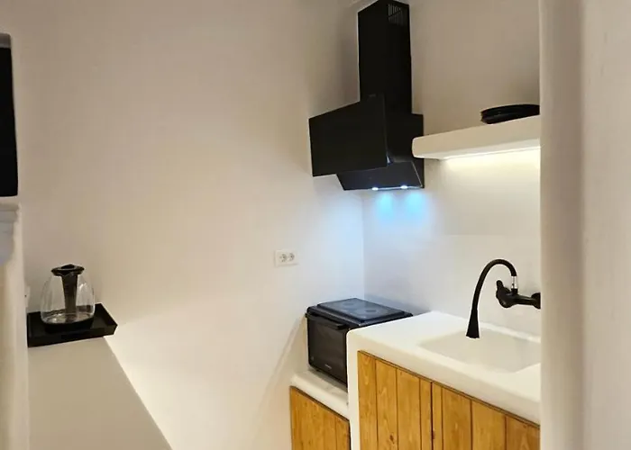 Elli Tropical Luxury Sunset-infinity Pool- Sea Side-near Center Parking Aparthotel